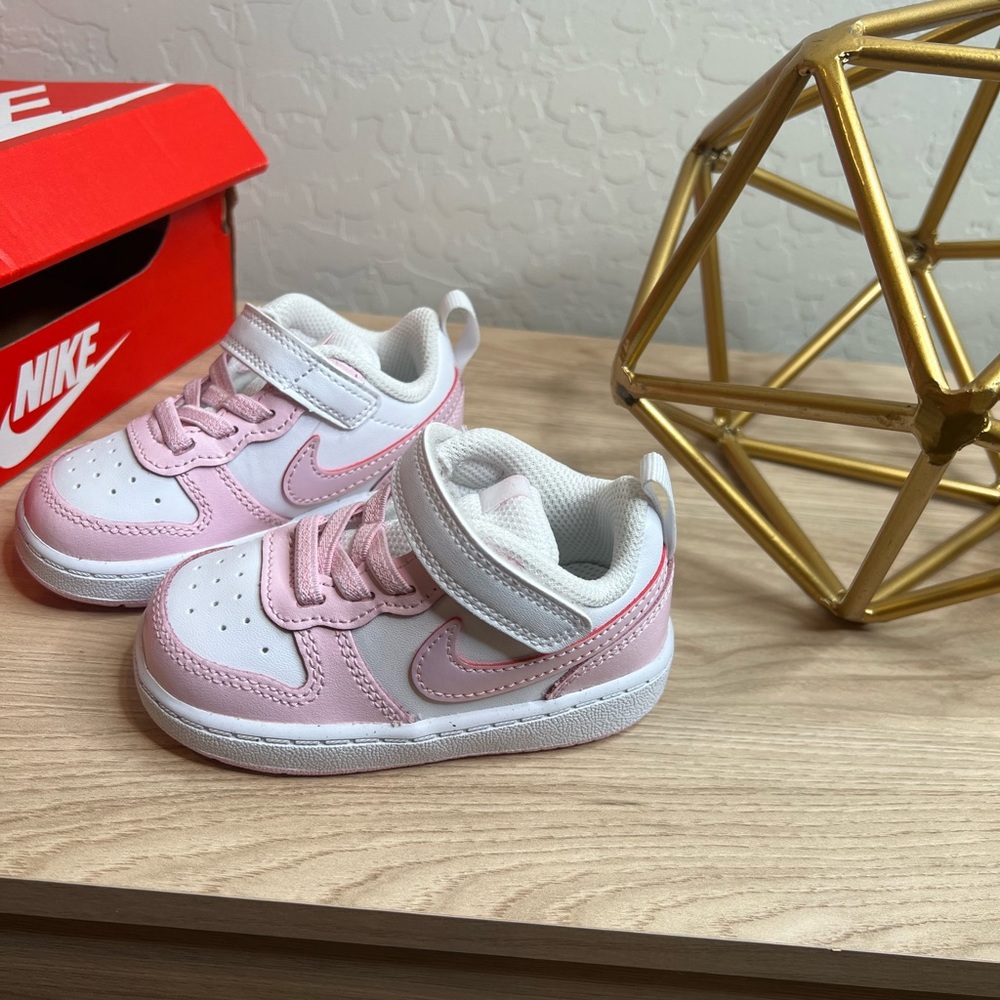Nike Court Borough Low 2